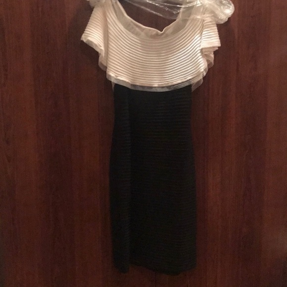 Tadashi Shoji Dresses & Skirts - Classy elegant dress